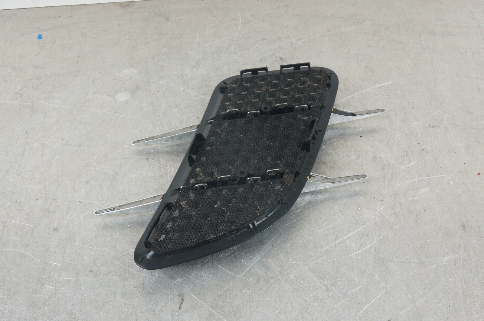 13-18 Mercedes R231 SL550 SL400 SL63 Left Driver Hood Grill Grille OEM