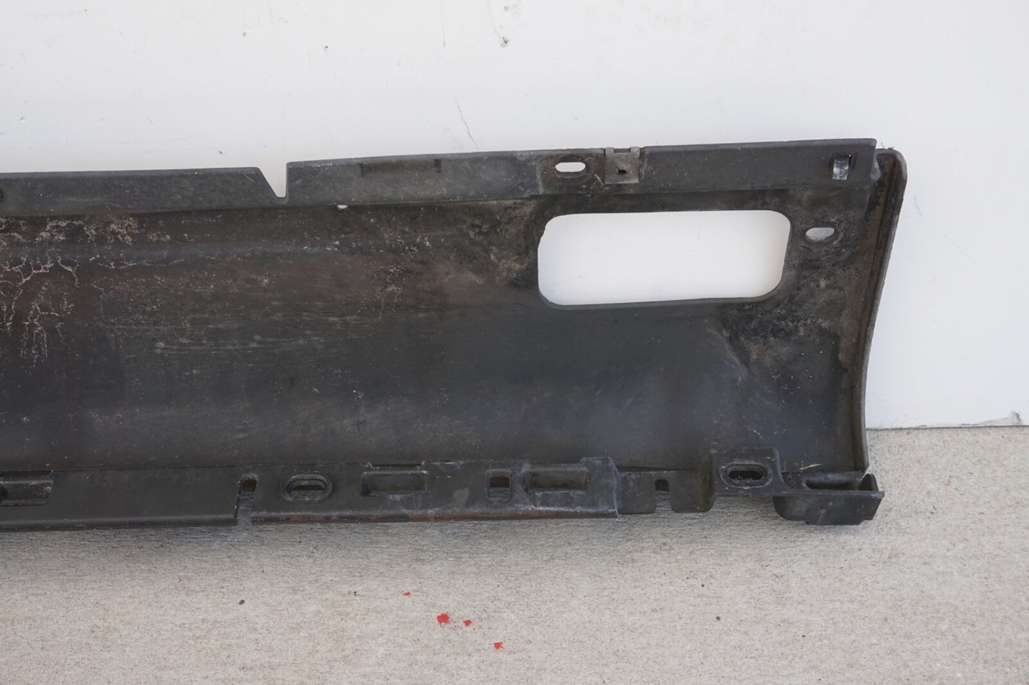 2011 - 2018 PORSCHE CAYENNE OEM RIGHT ROCKER PANEL MOULDING 7P5853554