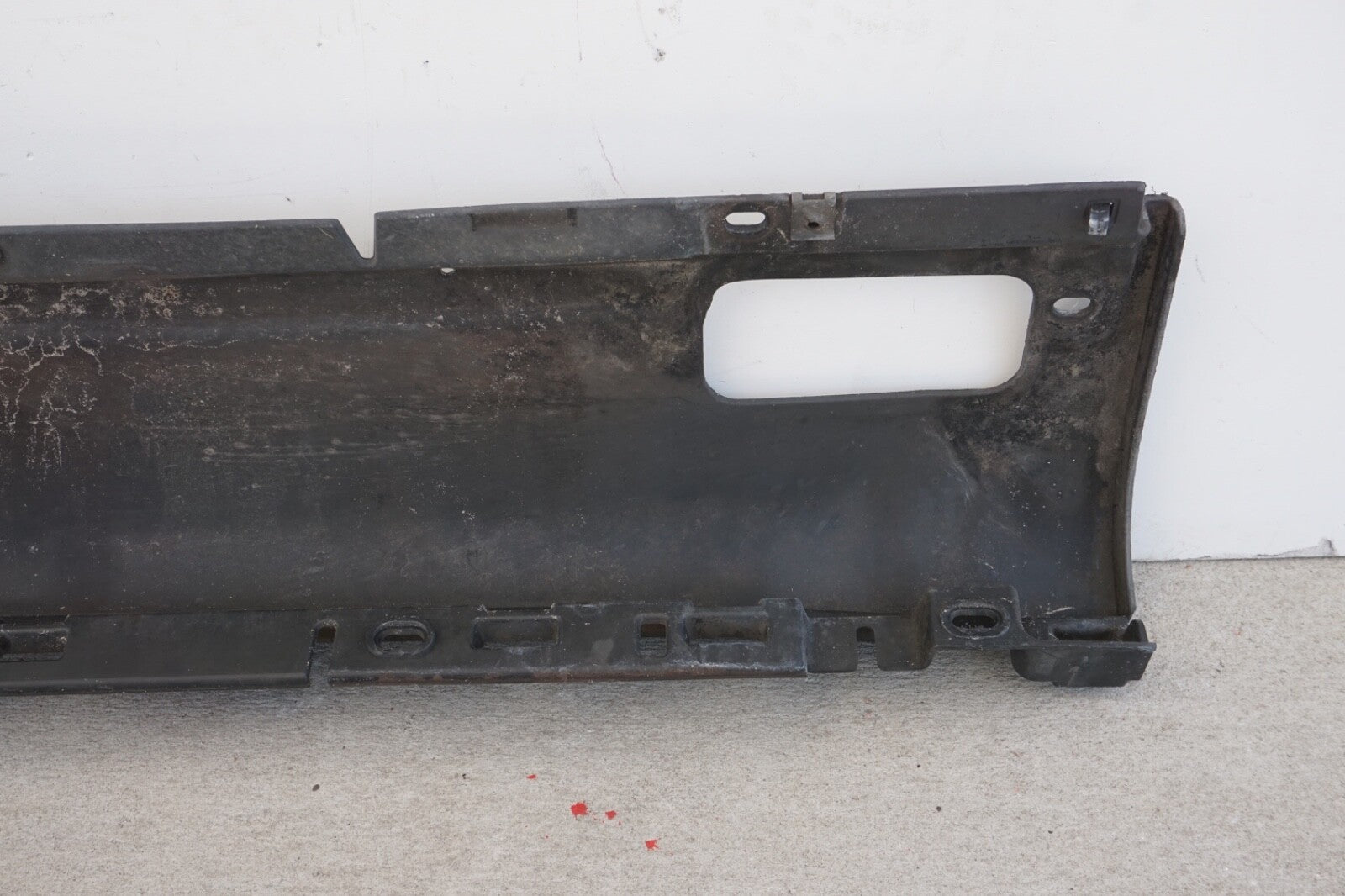 2011 - 2018 PORSCHE CAYENNE OEM RIGHT ROCKER PANEL MOULDING 7P5853554