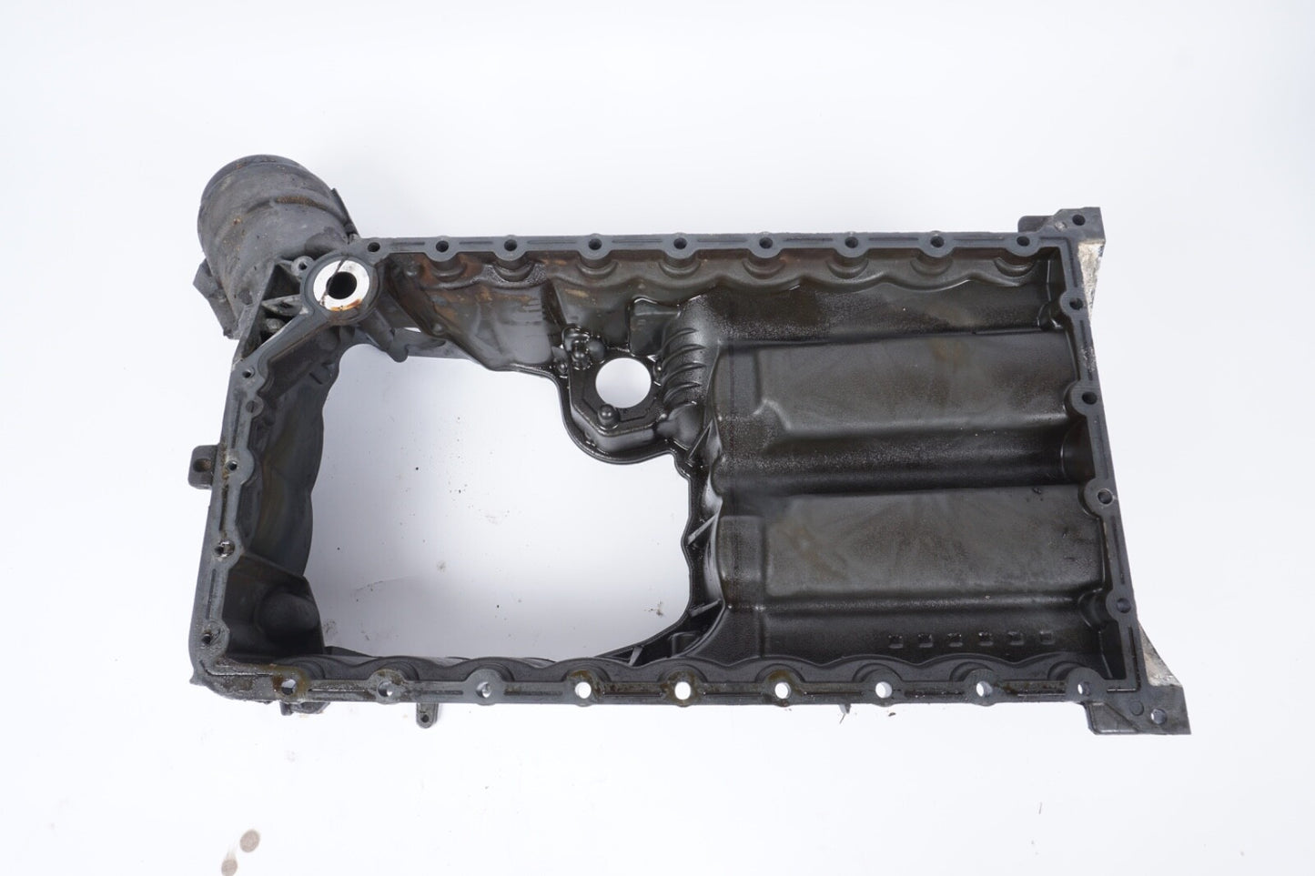 2011-2018 PORSCHE CAYENNE S 4.8L UPPER ENGINE OIL PAN OEM