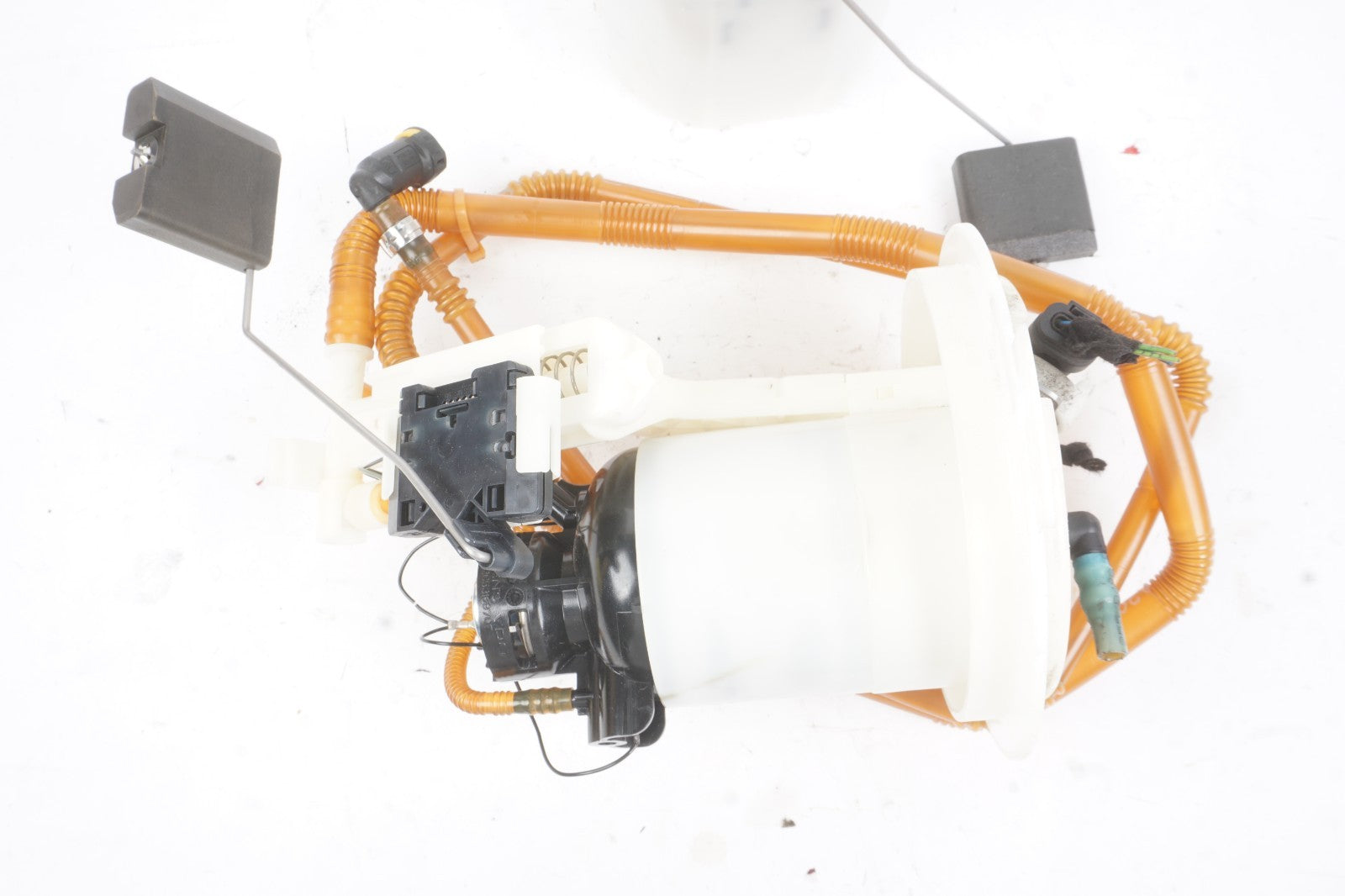 2008 - 2011 Mercedes C300 W204 Fuel Pump Left & Right  OEM