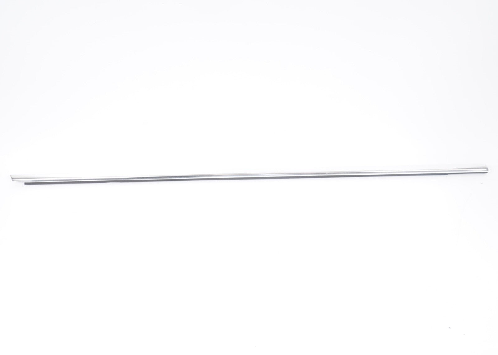 11-18 PORSCHE CAYENNE FRONT RIGHT PASSENGER SIDE DOOR WINDOW BELT MOLDING CHROME