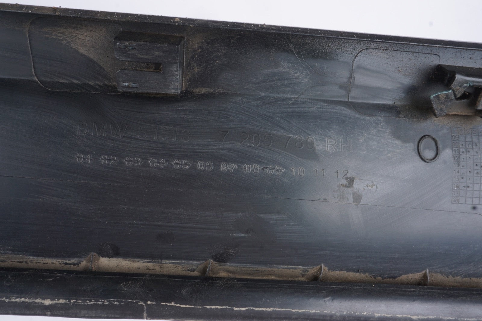 11-18 BMW X3 X4 (F25 26) FRONT RIGHT LOWER DOOR MOULDING TRIM (w/o M or X-LINE)