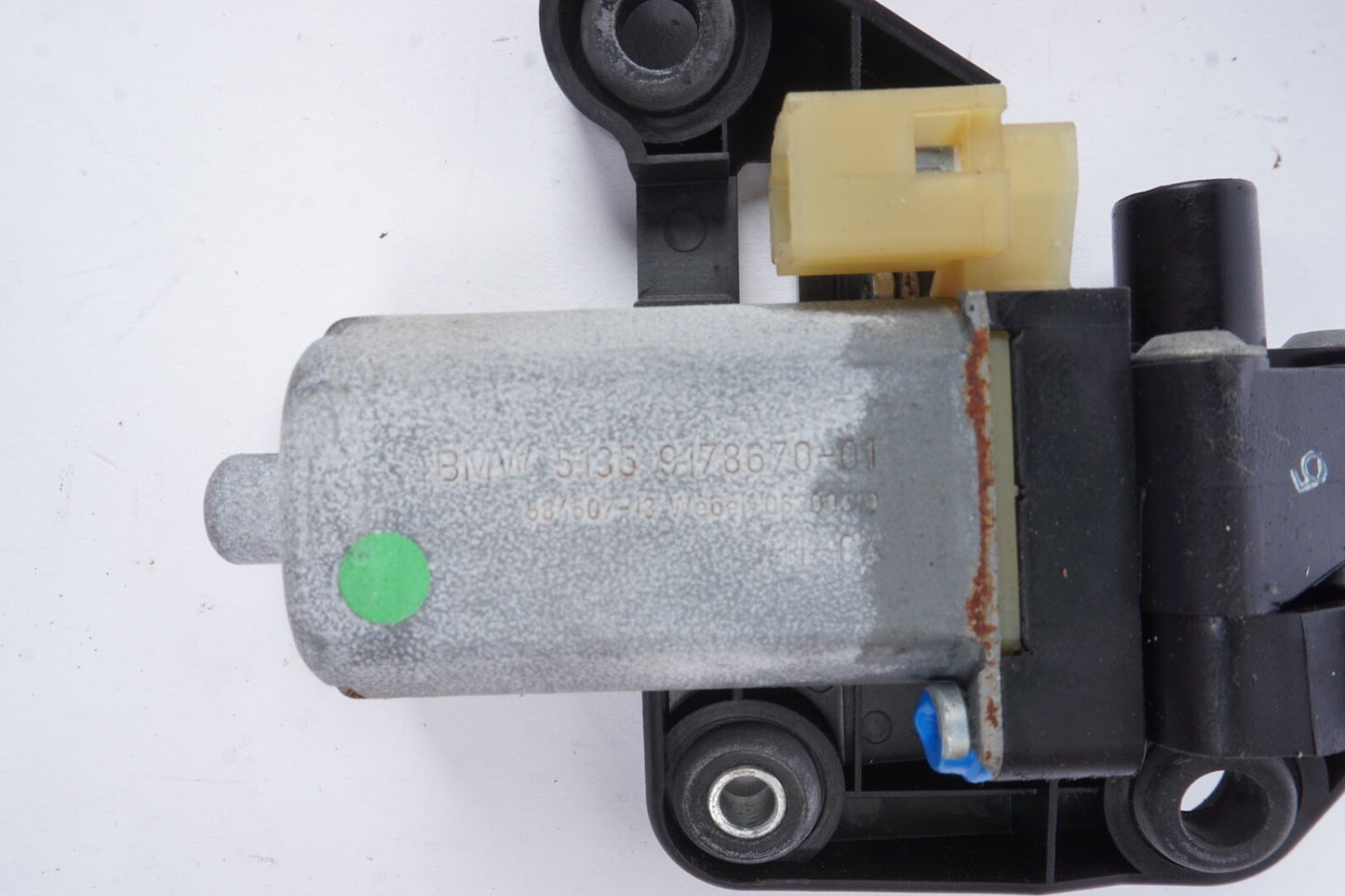 2009-2015 BMW 750i REAR RIGHT DOOR SUNSHADE MOTOR 9168840 OEM