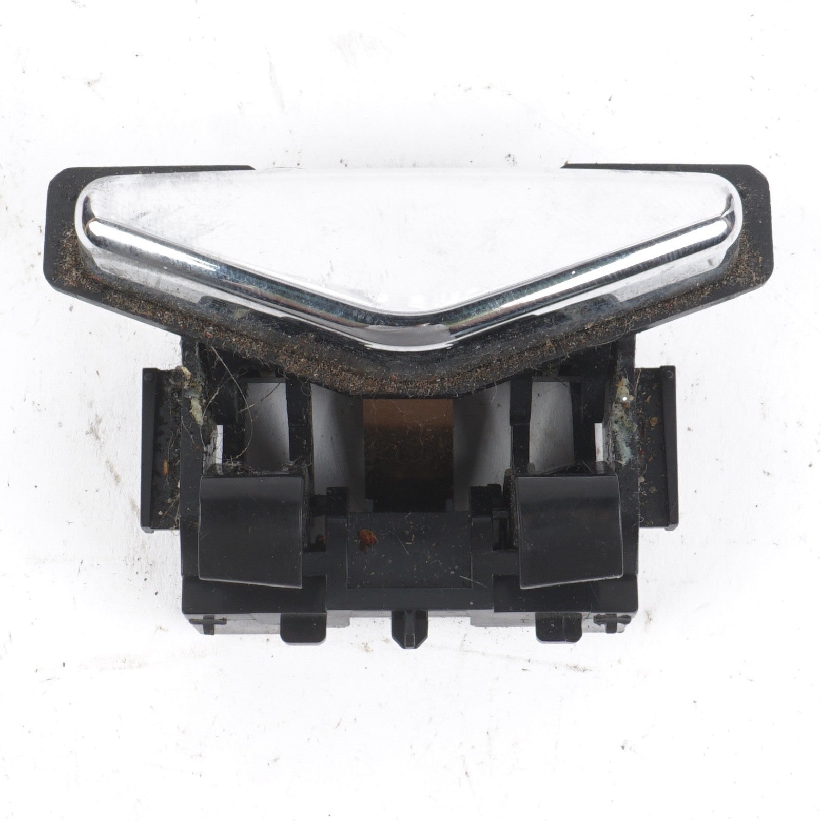 2014-2019 Maserati ghibli M157 Center Console Armrest Release Opener Button Arm