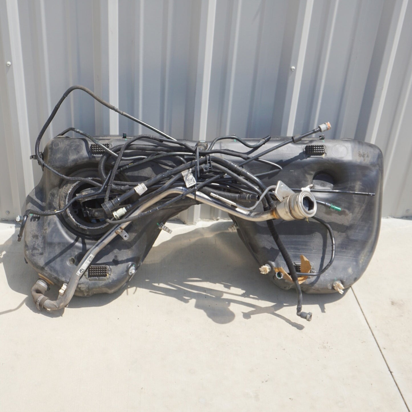 2017 - 2022 ALFA ROMEO GIULIA 2.0L FUEL GAS TANK RESERVOIR OEM 00505620400