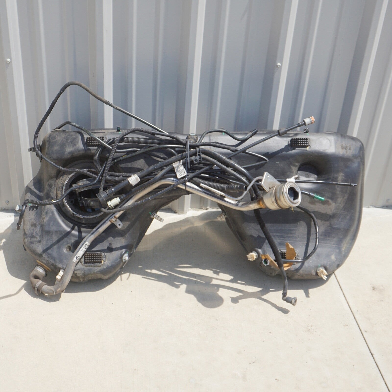 2017 - 2022 ALFA ROMEO GIULIA 2.0L FUEL GAS TANK RESERVOIR OEM 00505620400