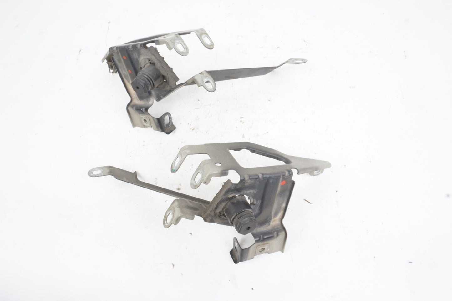 2012 - 2018 BMW 650i 640i Front Left And Right Fender Forward Mount Support