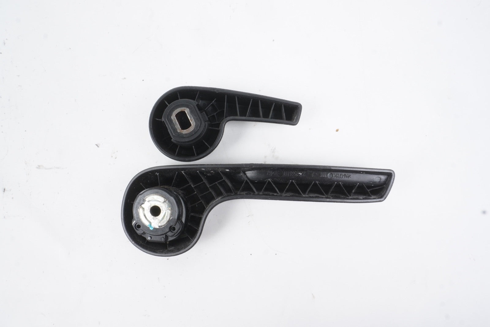 2014 - 2020 FIAT 500L FRONT LEFT SEAT HEIGHT LEVER HANDLE ADJUSTER OEM 2292568