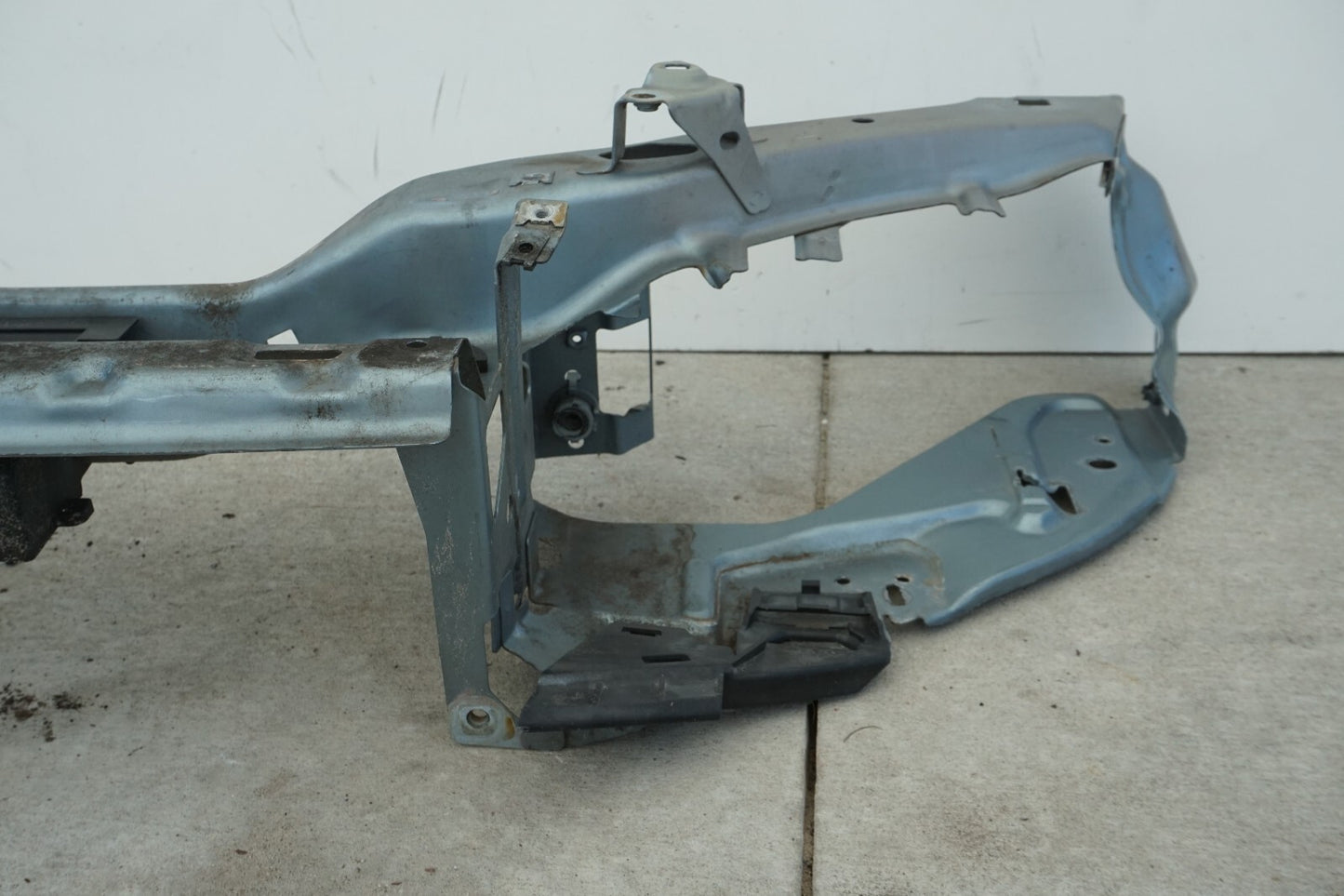 2006-2013 VOLVO C70 T5 RADIATOR SUPPORT BRACKET UPPER OEM