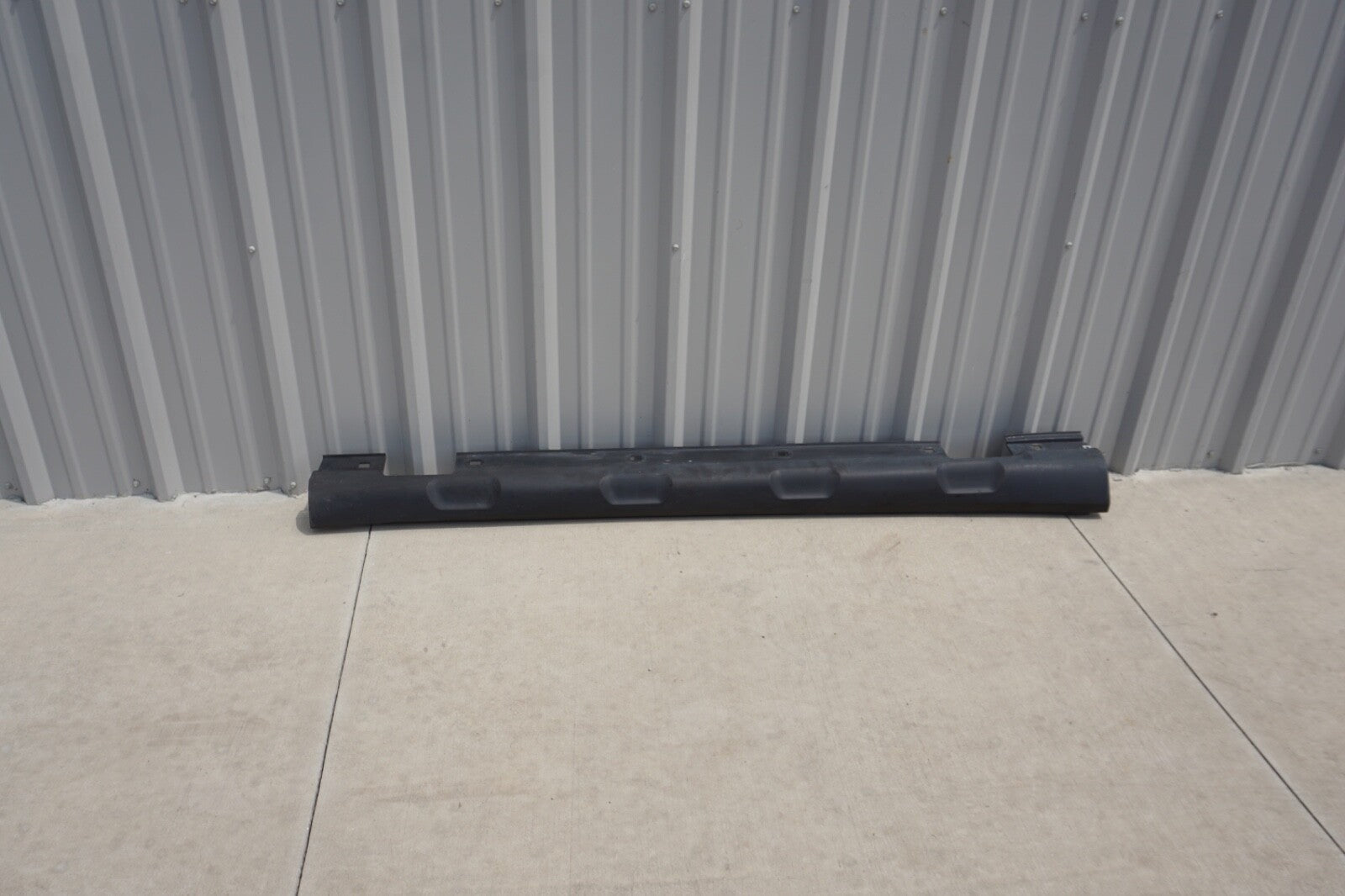 2015-2020 MERCEDES GLA250 X156 RIGHT PASSENGER SKIRT ROCKER PANEL MOLDING OEM