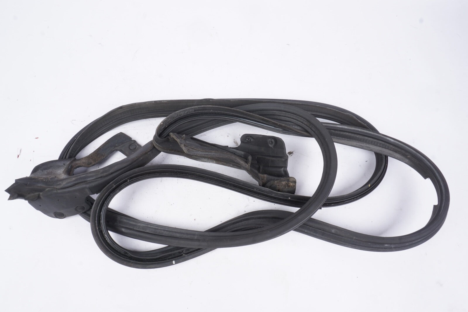 10-14 MERCEDES-BENZ C207 E350 COUPE REAR LEFT SIDE WINDOW SEAL