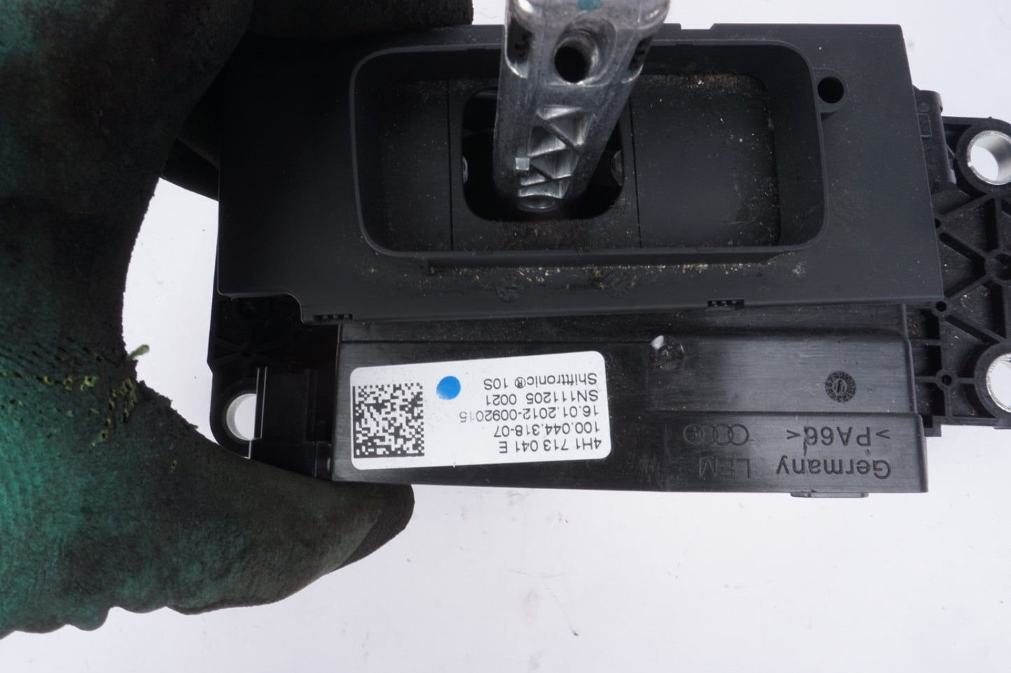 2011-2018 AUDI A8 QUATTRO - Automatic Shift / Shifter Assembly 4H1713041E
