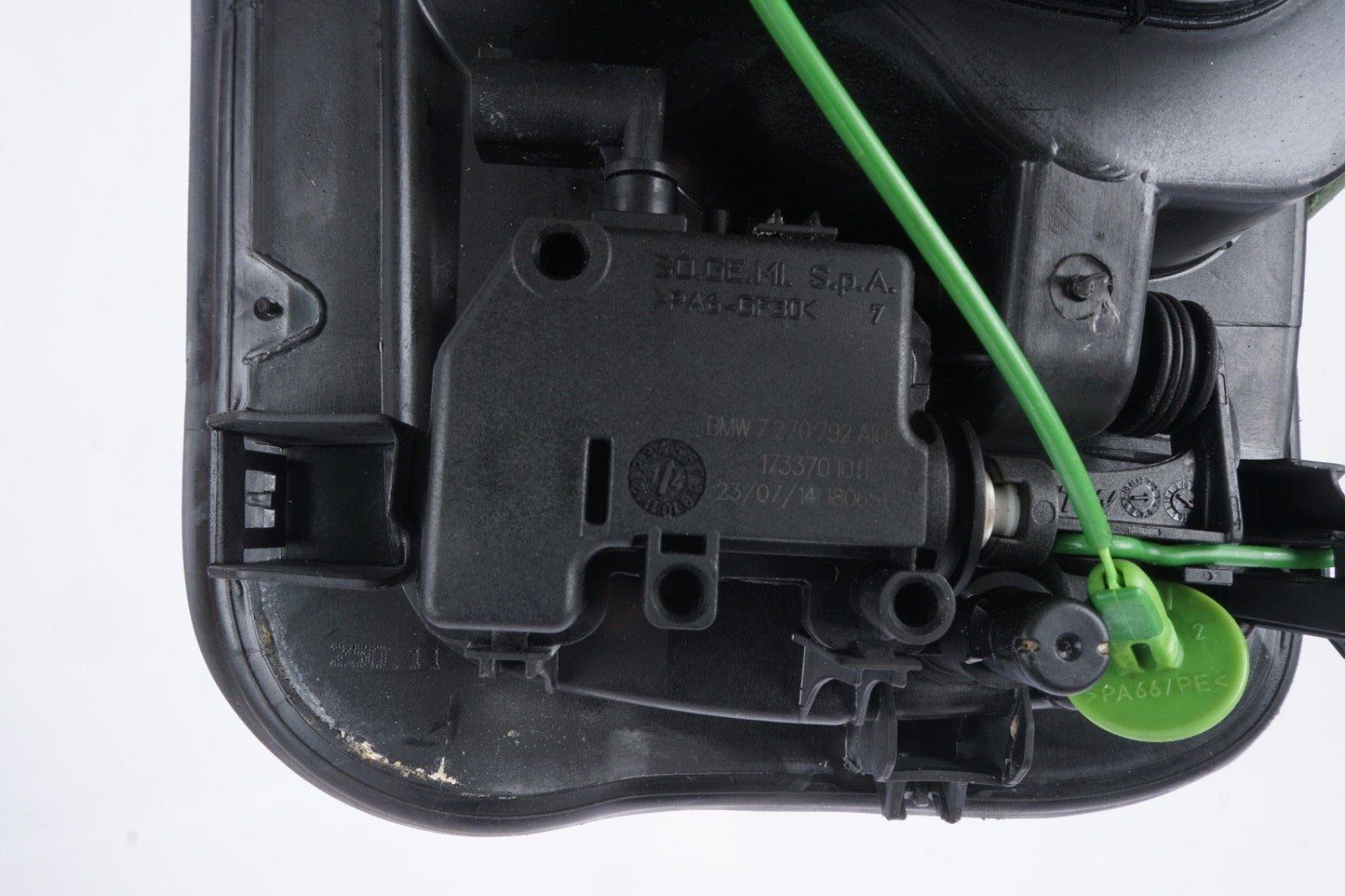 2014-2018 BMW 640I XDRIVE - GAS / FUEL Filler DOOR Bracket 7228213