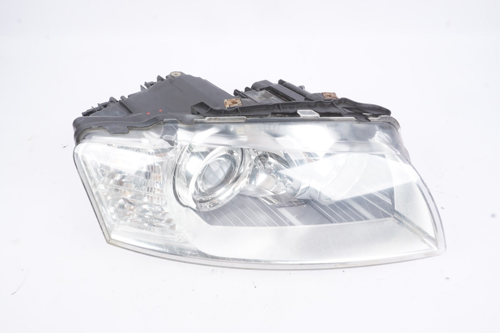 06-10 AUDI A8 Front Right Passenger Headlamp Xenon HID w/ Adaptive Lamps