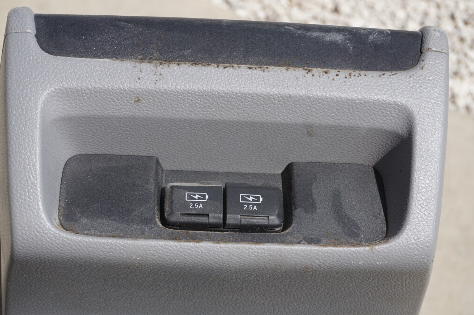 2018-2020 Honda Odyssey  Middle Console  Center Gray/black