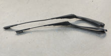 10-11 BMW E90 E91 E92 E93 3-SERIES SET OF 2 FRONT LEFT & RIGHT WIPER ARM OEM