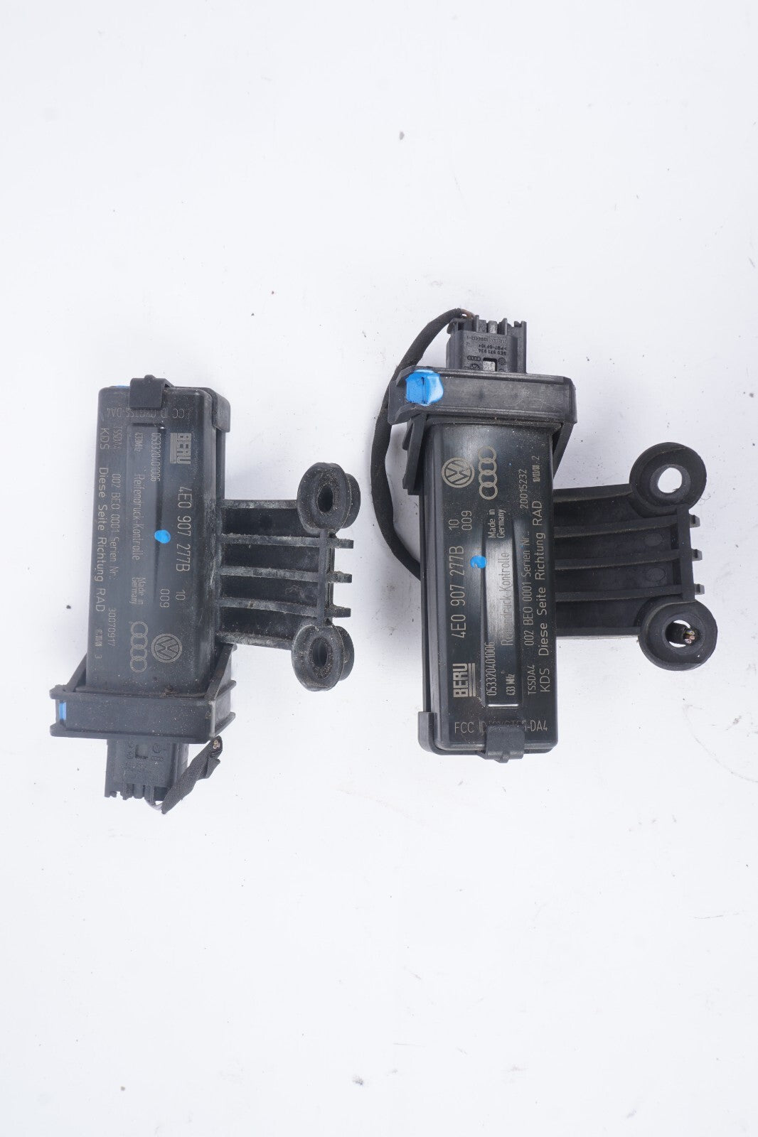 2004  - 2010 Audi A8 A8L TPMS Tire Pressure Monitoring Antenna Sensor 2Pcs OEM