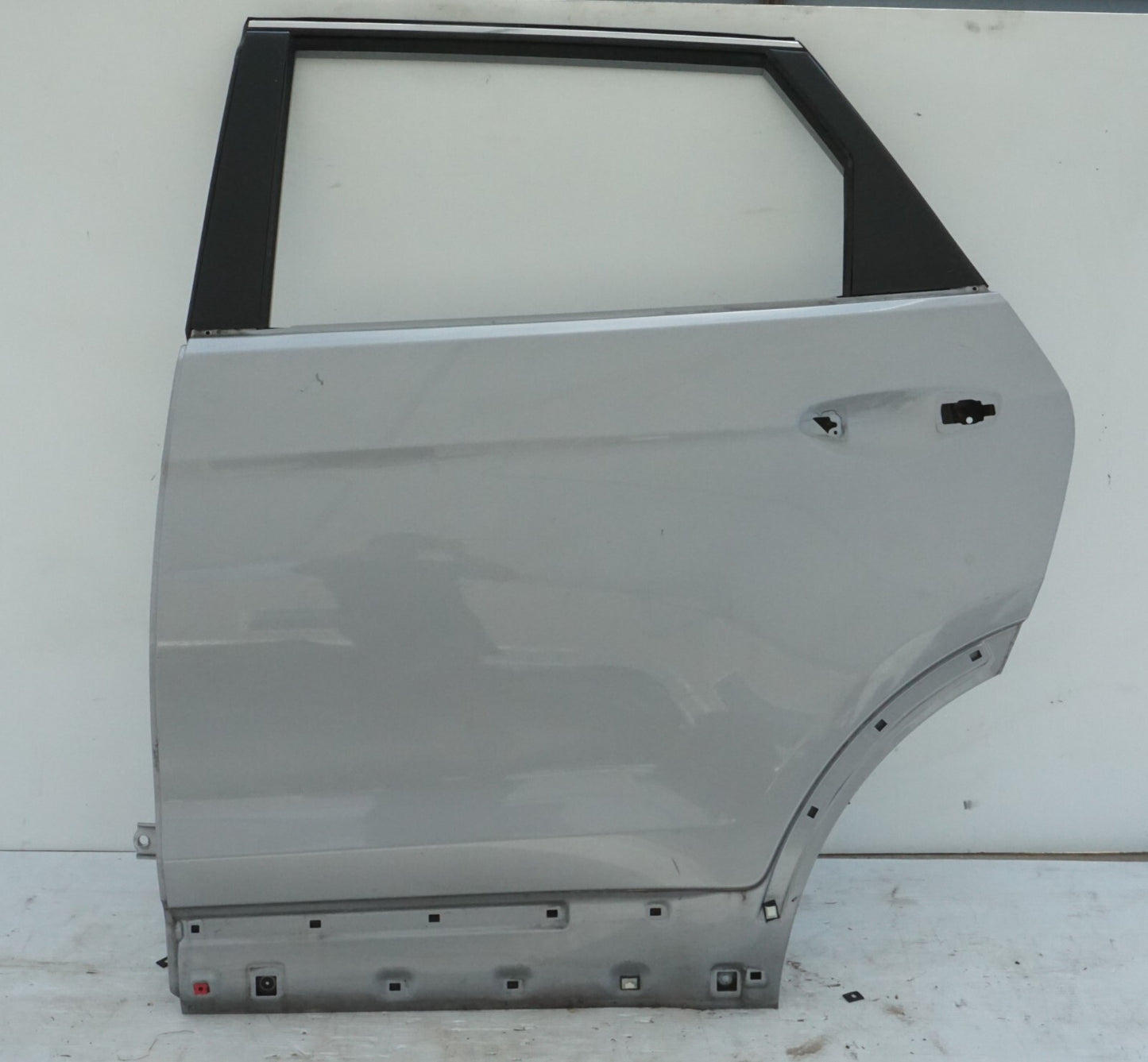 2013-2018 HYUNDAI SANTA FE REAR LEFT DRIVER SIDE DOOR SHELL OEM