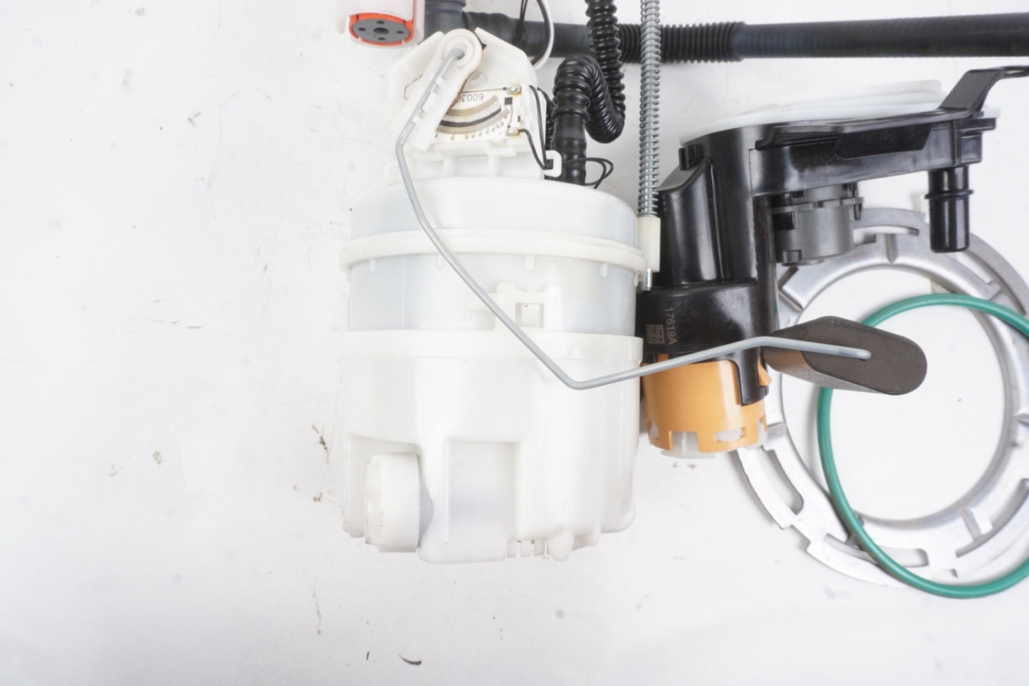 2015 - 2018 Jeep Renegade 2.4L L4 Fuel Pump Sending Unit OEM