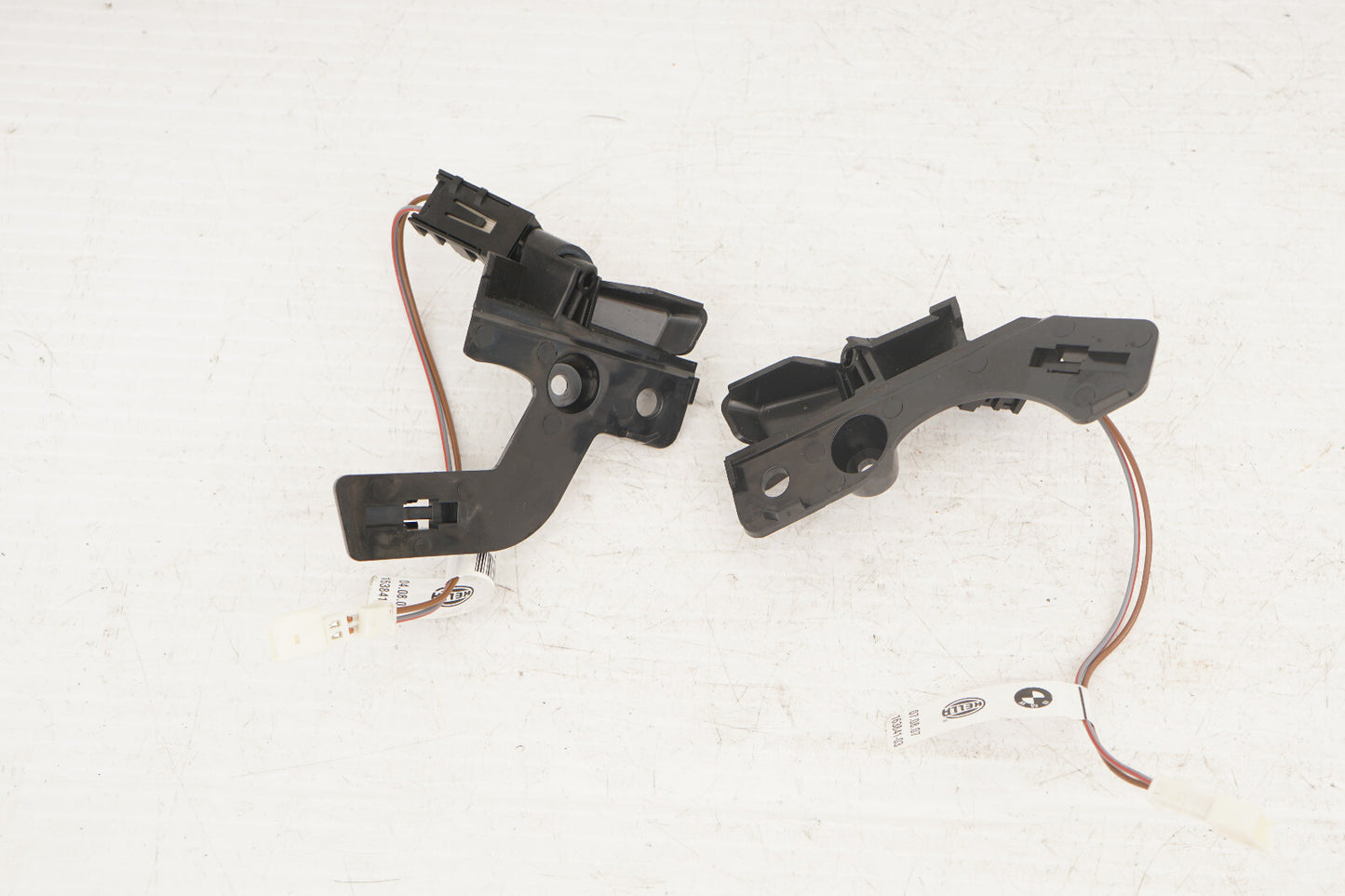 2007 - 2013 BMW 335i E93 CONVERTIBLE REAR QUARTER PANEL BRACKET SET OF 2 OEM