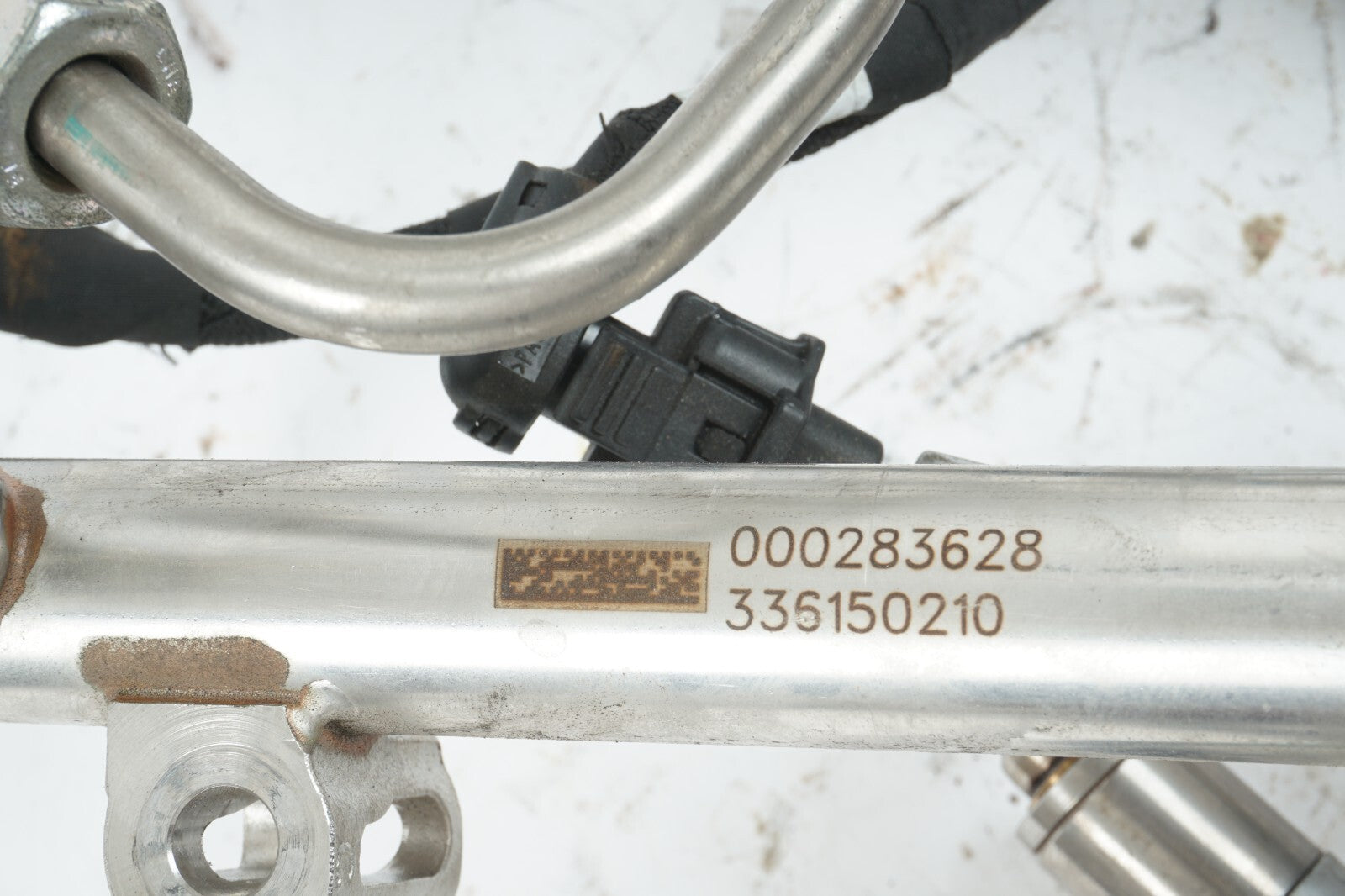 2014 - 2017 MASERATI QUATTROPORTE 3.0L FUEL RAIL W/ INJECTORS OEM 51K