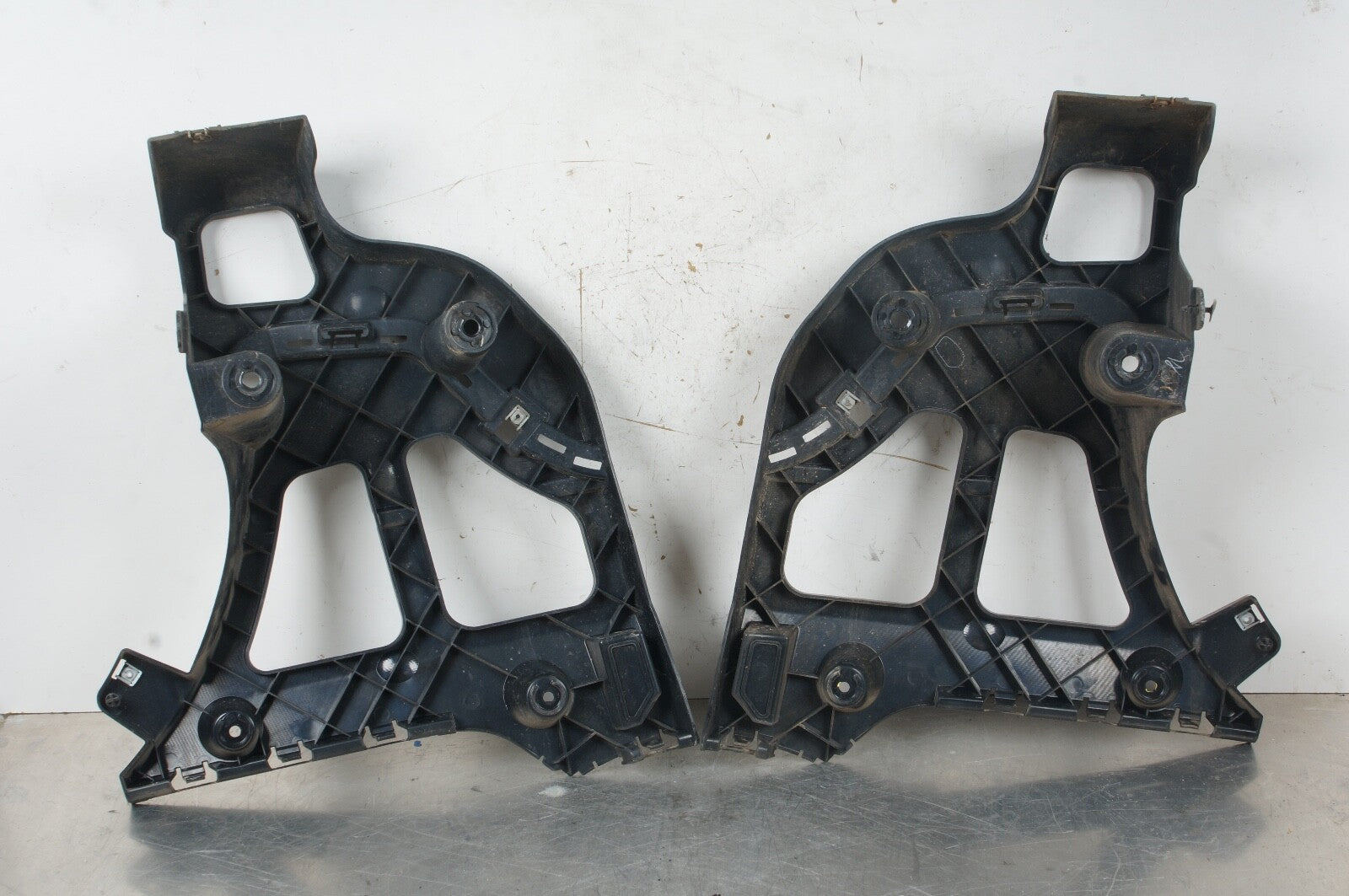07-10 BMW X5 E70 REAR BUMPER RIGHT LEFT MOUNT BRACKET OEM