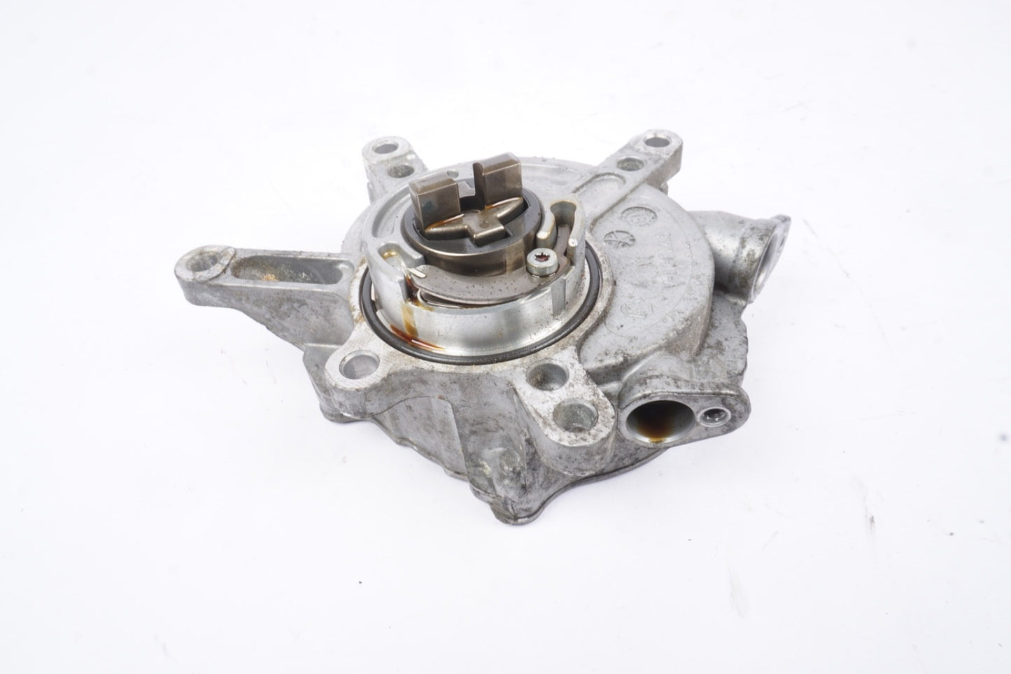 Mercedes W221 S550 CL550 CLS63 AMG Engine Motor Vacuum Pump 2762300165 OEM