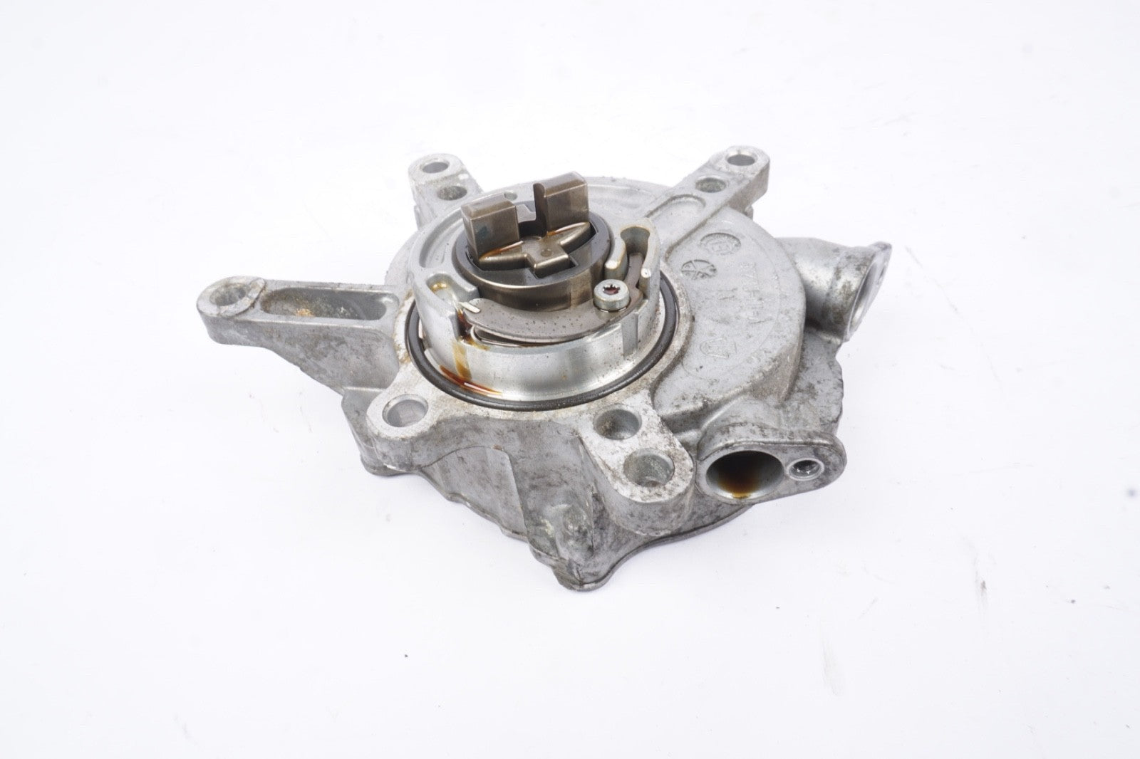 Mercedes W221 S550 CL550 CLS63 AMG Engine Motor Vacuum Pump 2762300165 OEM