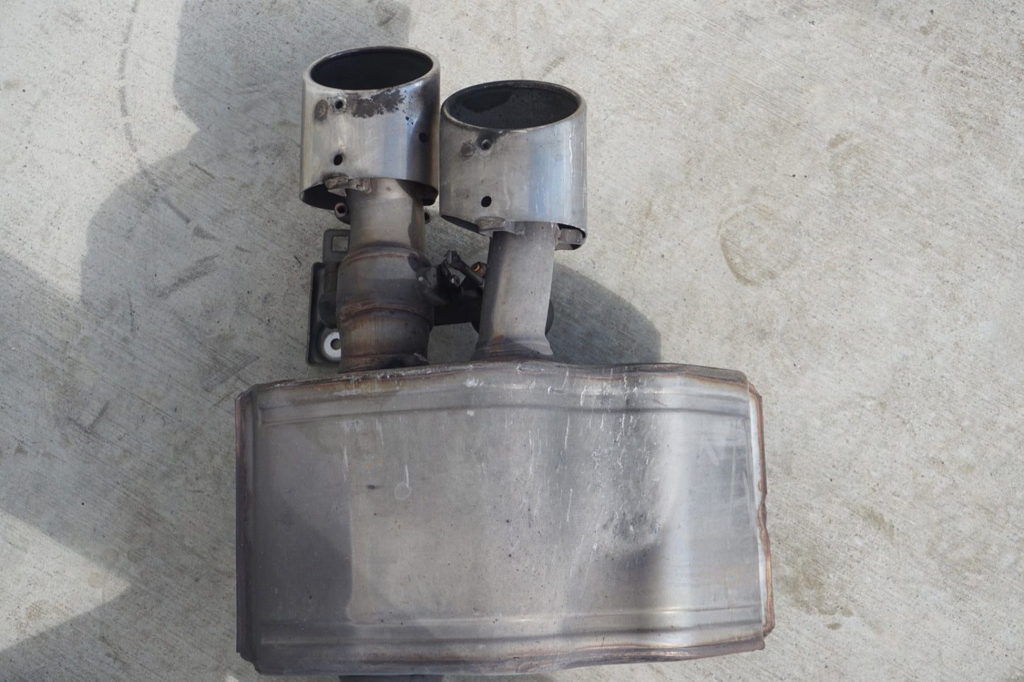 2014 - 2024 MASERATI GHIBLI 3.0L REAR EXHAUST SYSTEM RIGHT SIDE MUFFLER OEM