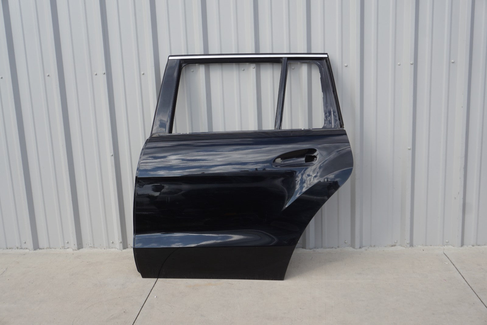 13-16 Mercedes X166 W166 ML GL GLS Rear Left Driver Side Door Shell OEM