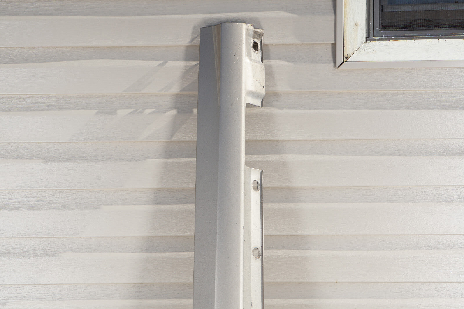 2008 - 2011 MERCEDES C300 W204 RIGHT PASSENGER SIDE ROCKER PANEL MOLDING OEM