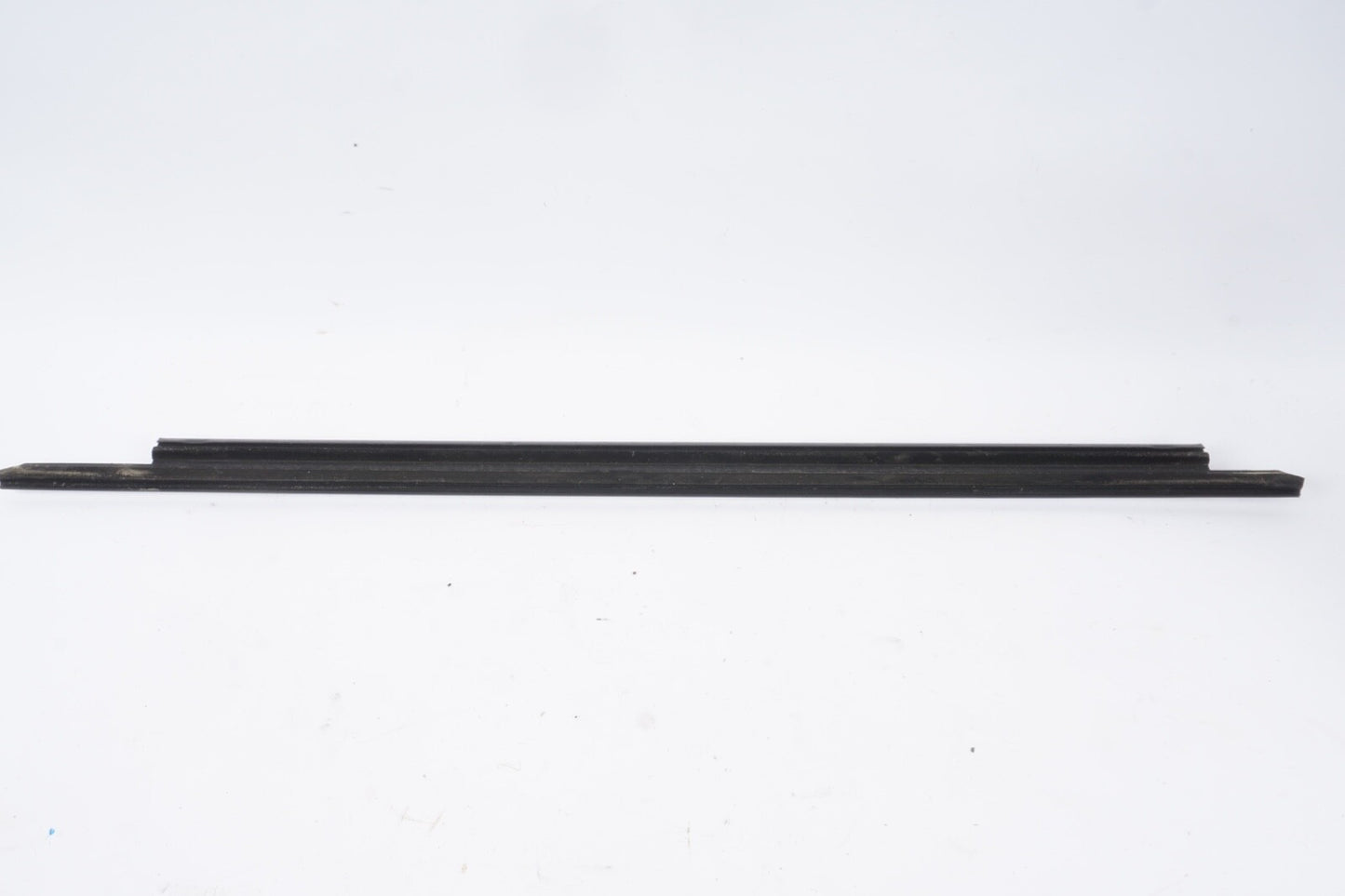 2012-2018 AUDI A7 4G8 RIGHT PASSENGER REAR DOOR WINDOW BELT MOLDING OEM