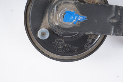 2010 - 2014 Audi A8 S8 Horn Signal With Bracket 4H0951229A 4H0951223 OEM