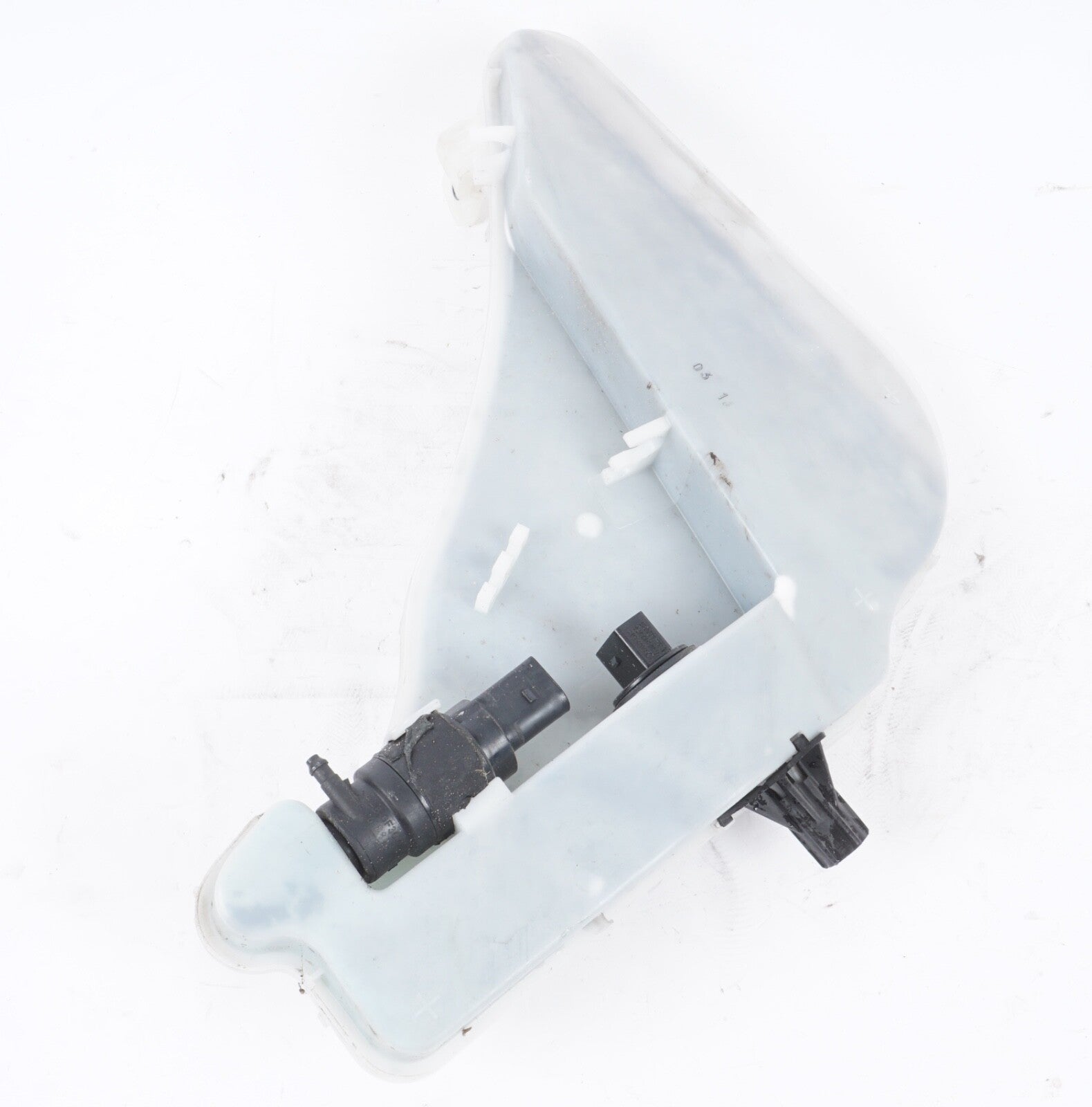 2012-2017 AUDI  A7 S7 RS7 WASHER FLUID RESERVOIR TANK W/ WASHER PUMPS OEM