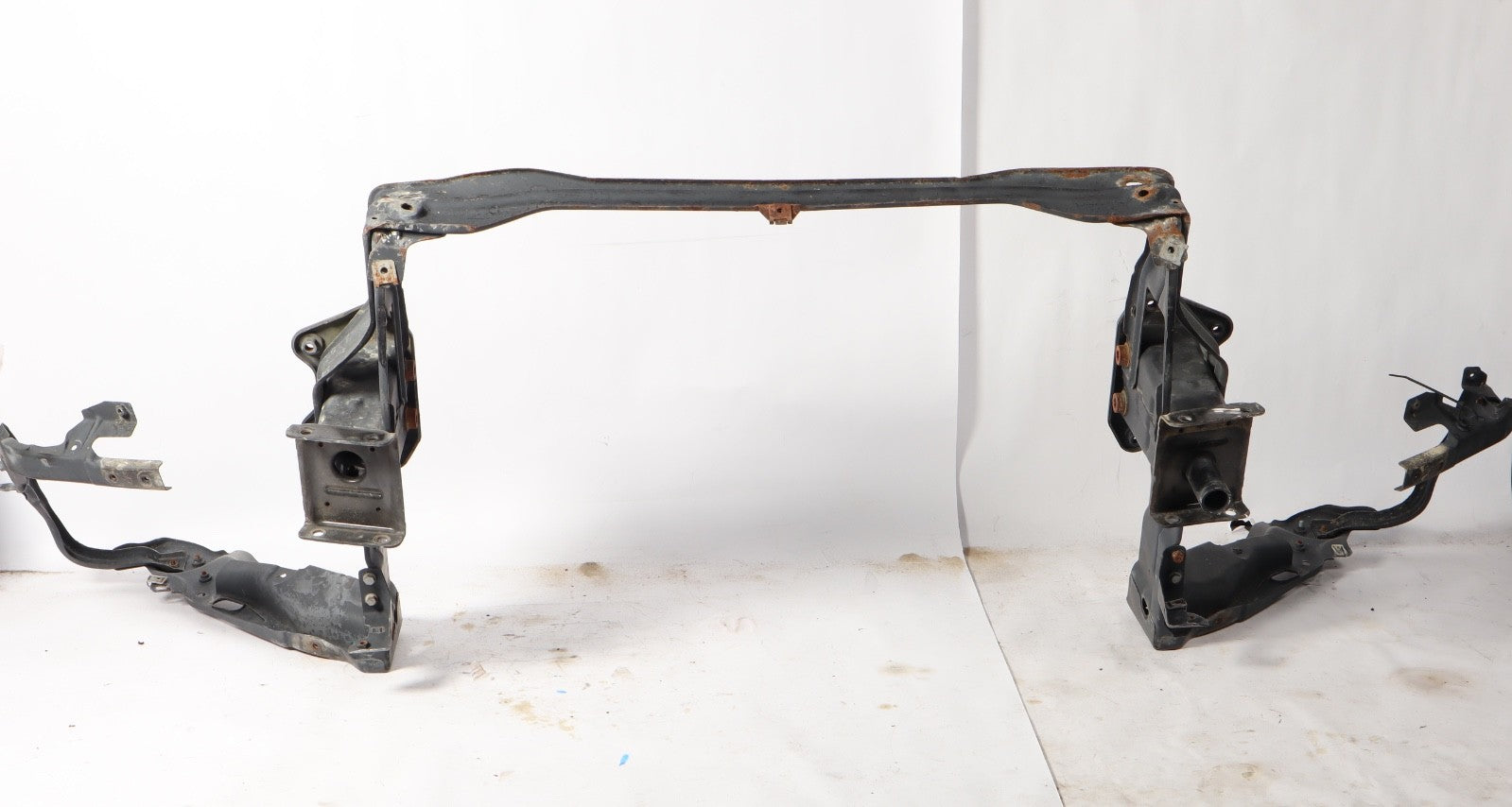 2007 - 2013 Mercedes W221 S550 Front Radiator Core Support Frame Center OEM
