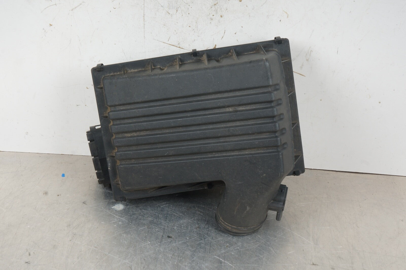 07-10 BMW X5 3.0L N52N AIR INTAKE FILTER BOX ASSEMBLY OEM