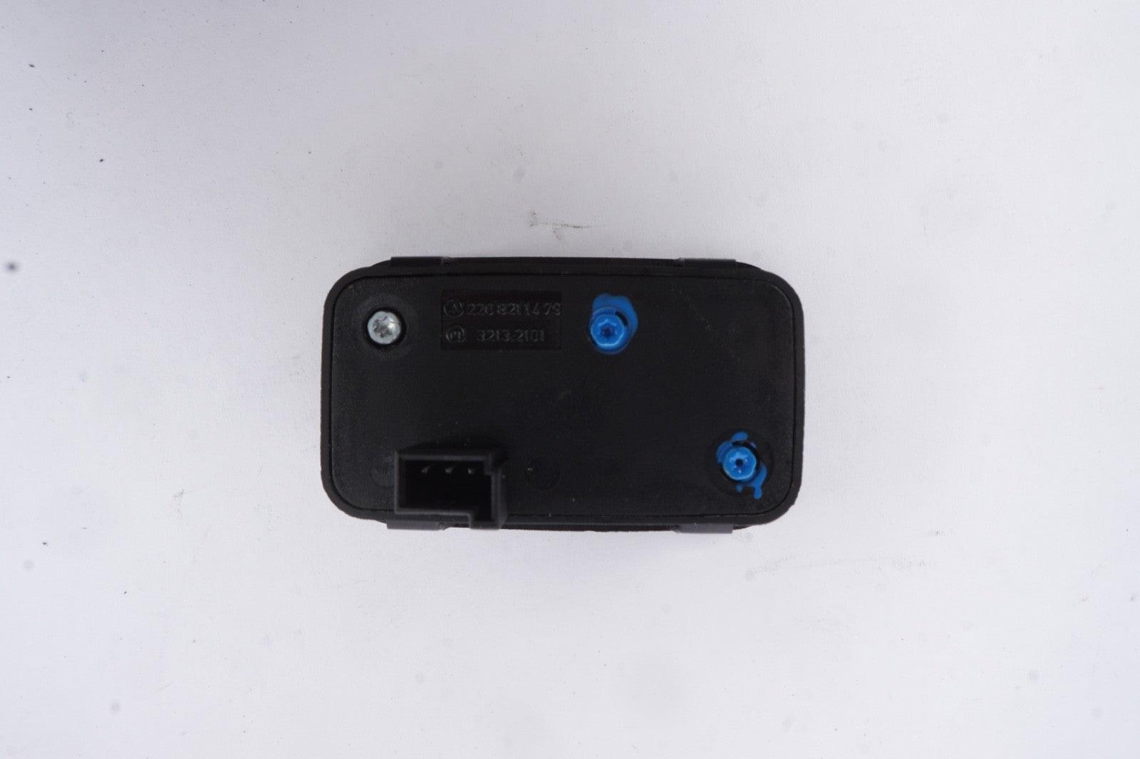 07-17 Mercedes W219 CLS500 S550 Trunk Lock Close Button Switch 2208211479 OEM