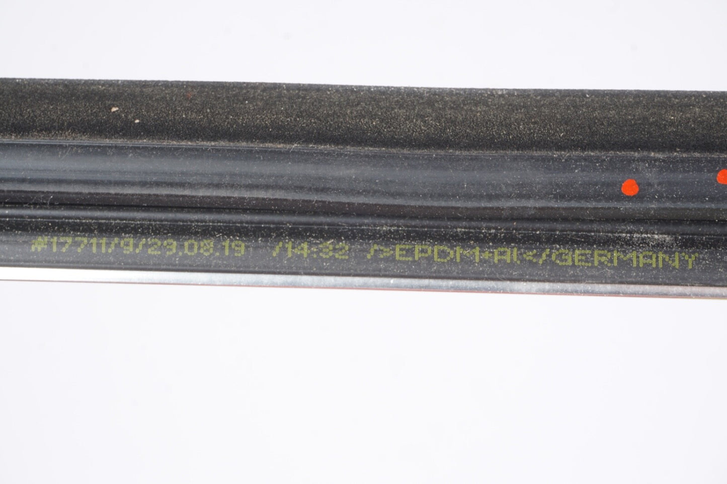 2015-2020 MERCEDES GLA250 X156 FRONT RIGHT SIDE DOOR WINDOW BELT MOLDING OEM