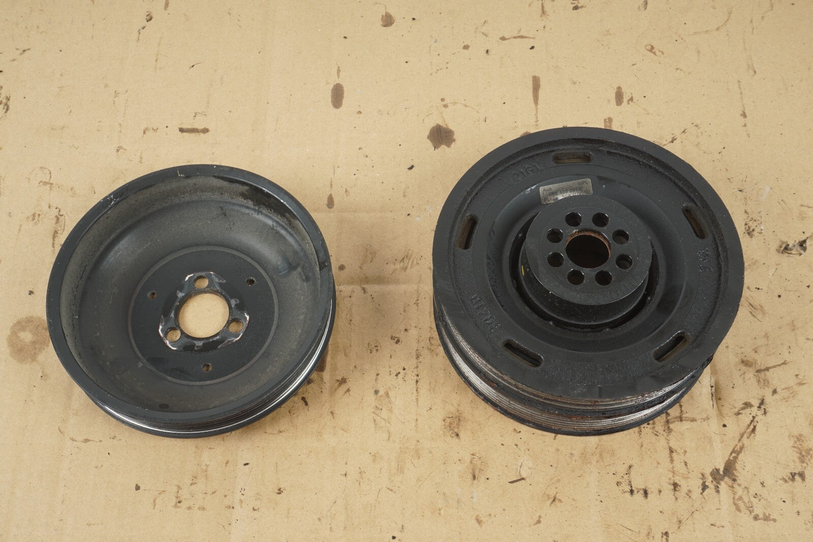 2012 - 2015 AUDI A7 3.0L CRANKSHAFT & WATER PUMP PULLEY OEM