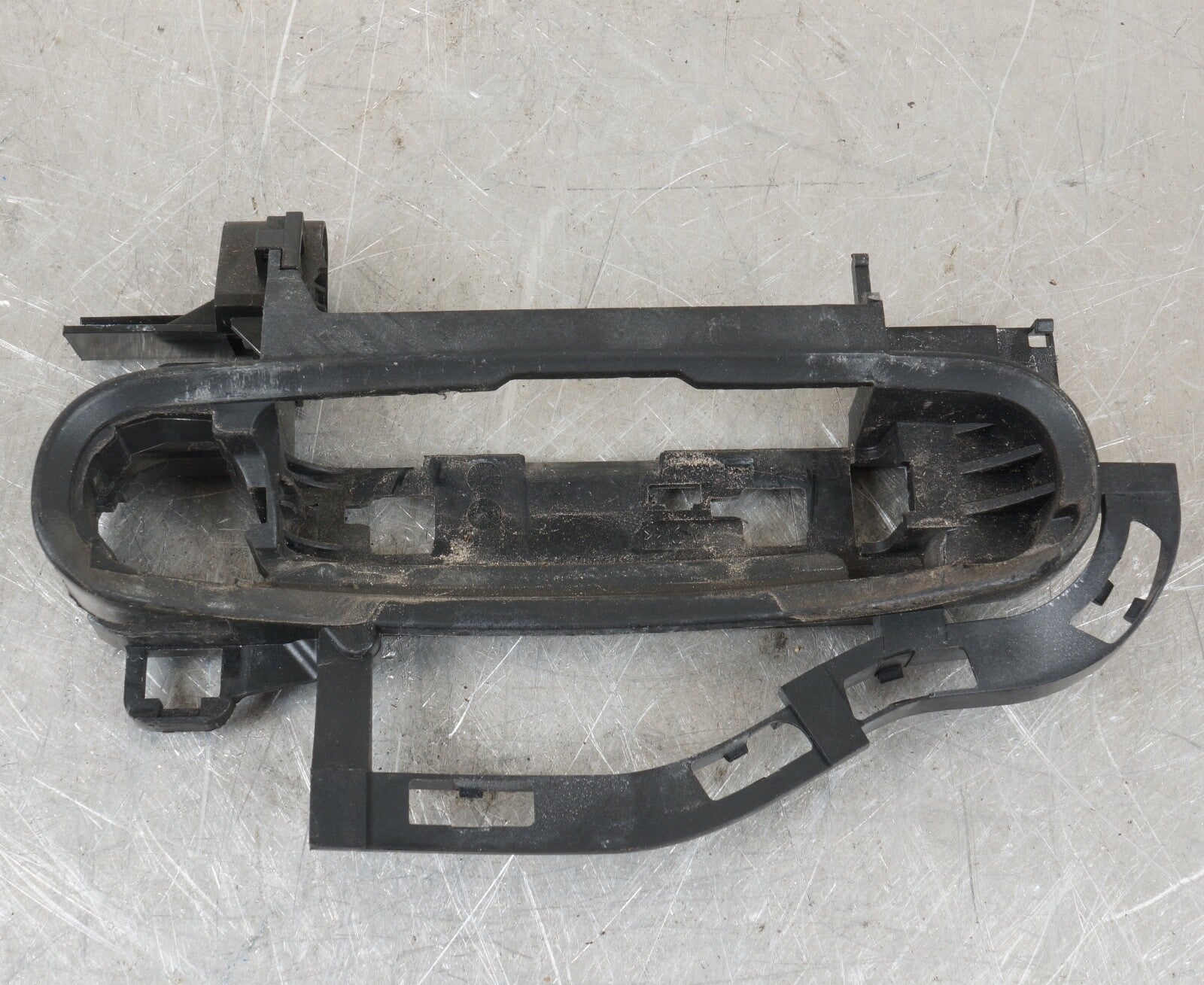 2005-2011 AUDI A6 QUATTRO - Right Exterior DOOR Handle Assembly Bracket