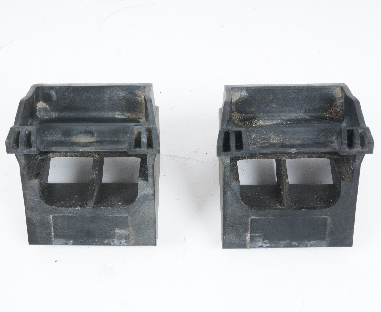 2008-2010 BMW 535i 528i 550i 650 RADIATOR LOWER BRACKET MOUNTS PAIR OEM 7542517