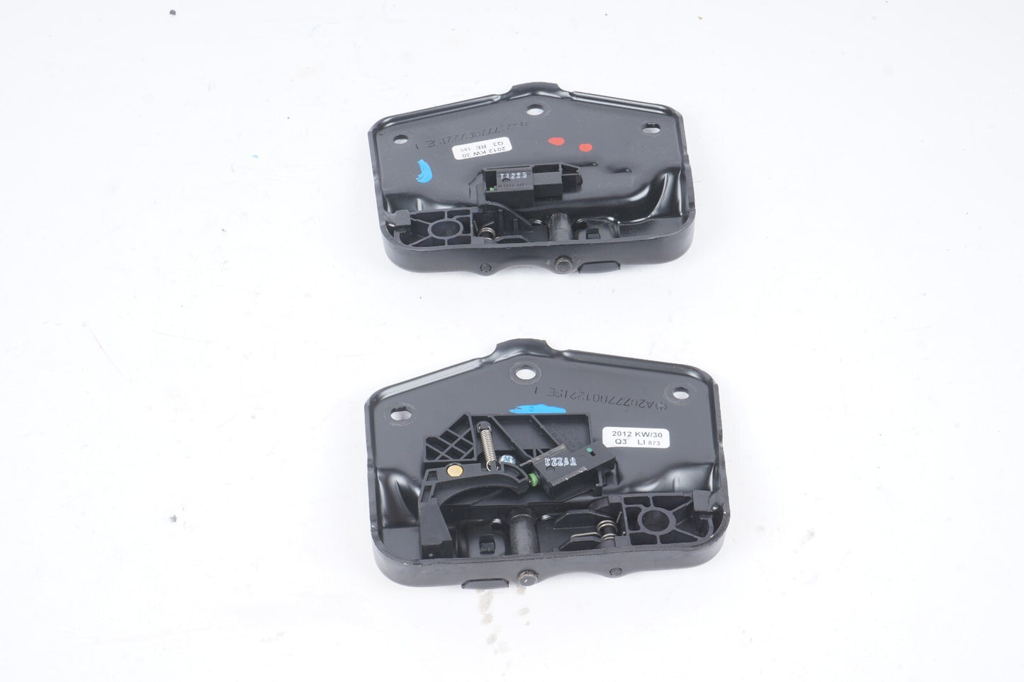 10-17 Mercedes E350 E550 Convertible Front Top Roof Lock Latch  Left & Right OEM