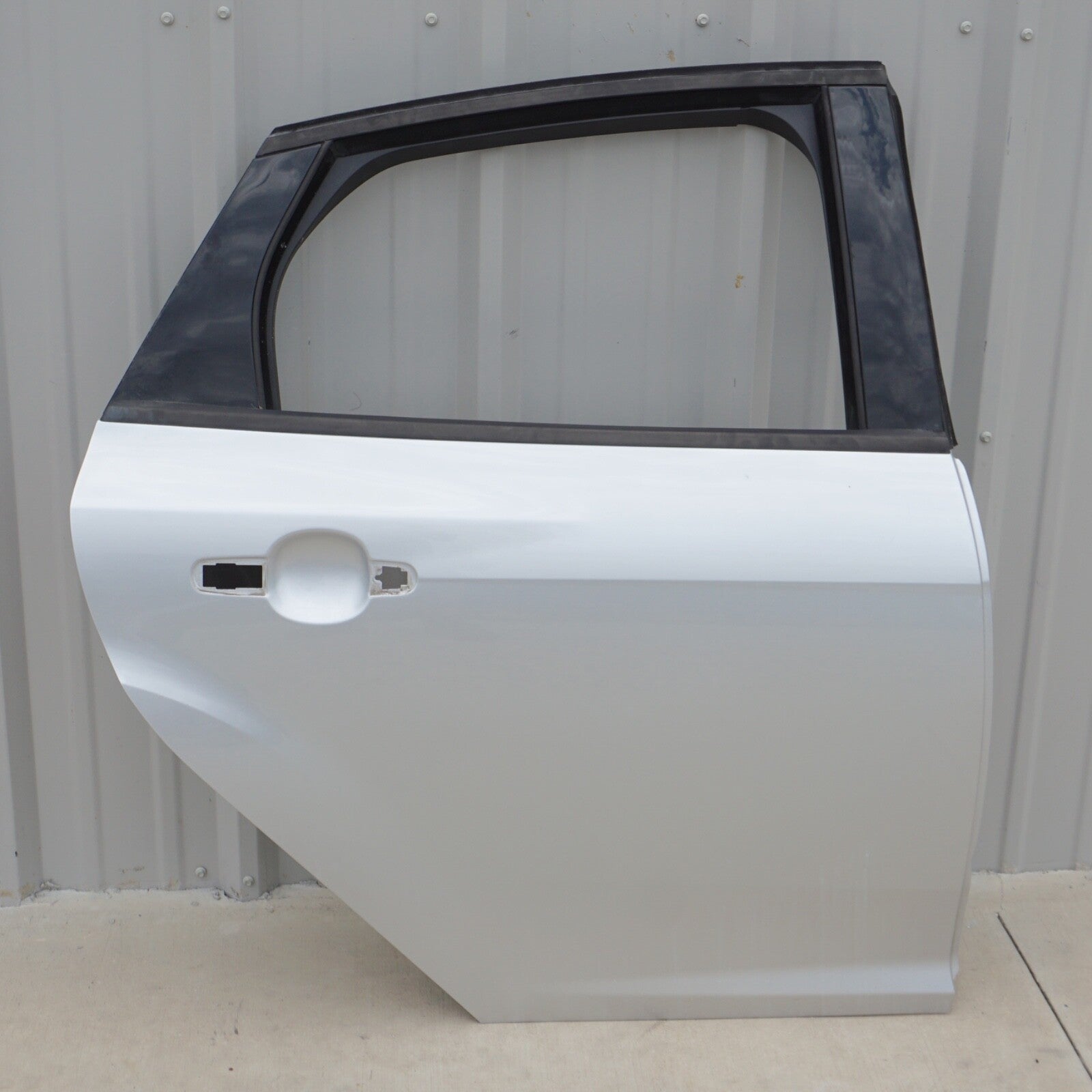 16 17 18 FORD FOCUS REAR RIGHT PASSENGER SIDE DOOR SHELL OEM