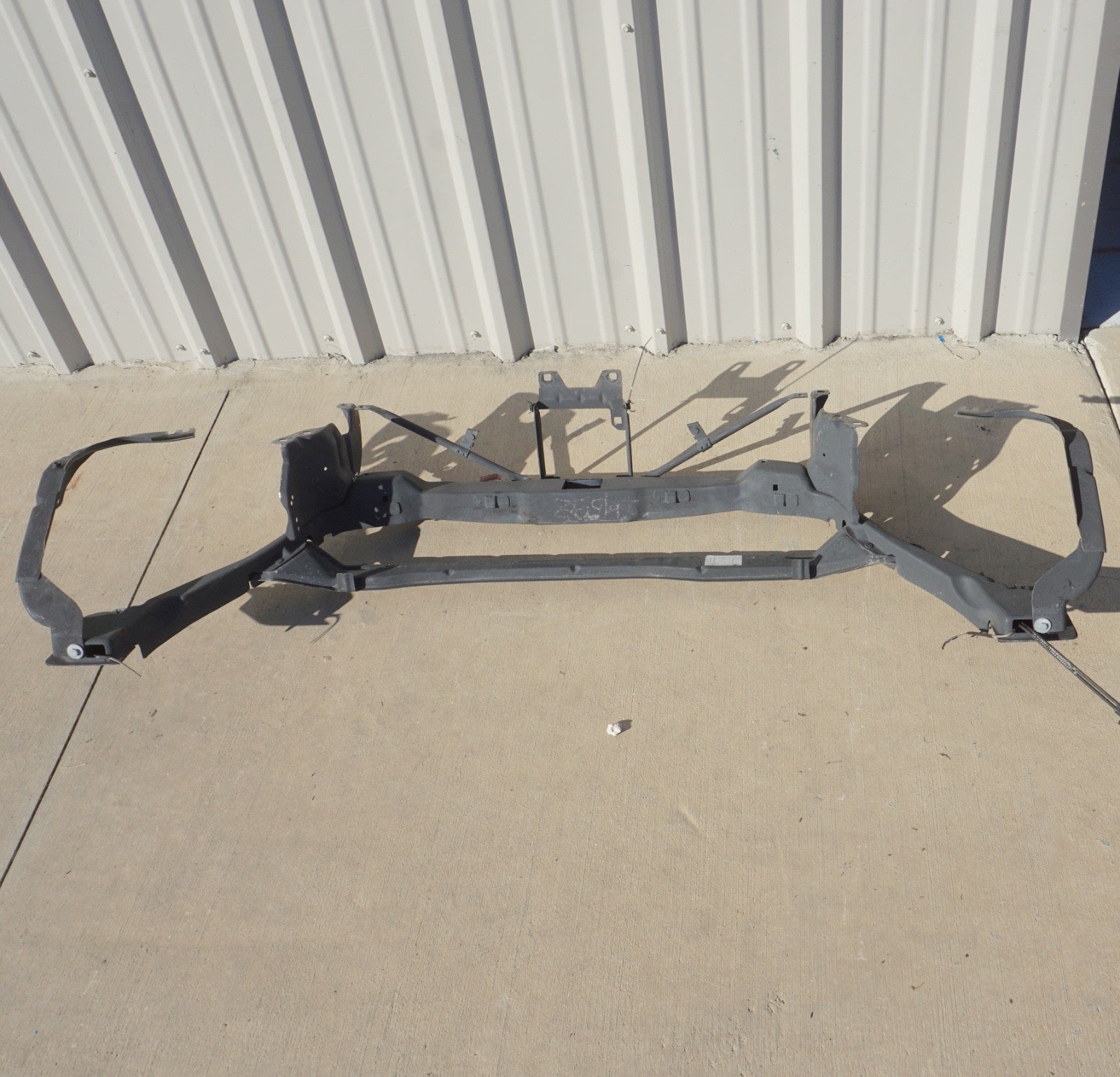 03-08 Mercedes R230 SL500 SL55 Upper Radiator Support Core Headlight Bracket Oem