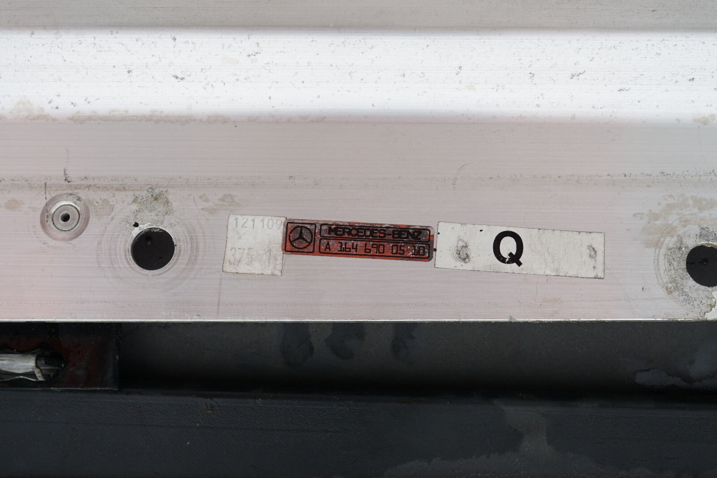 06-11 Mercedes W164 ML63 ML350 RUNNING BOARD SIDE STEP LEFT DRIVER SIDE OEM