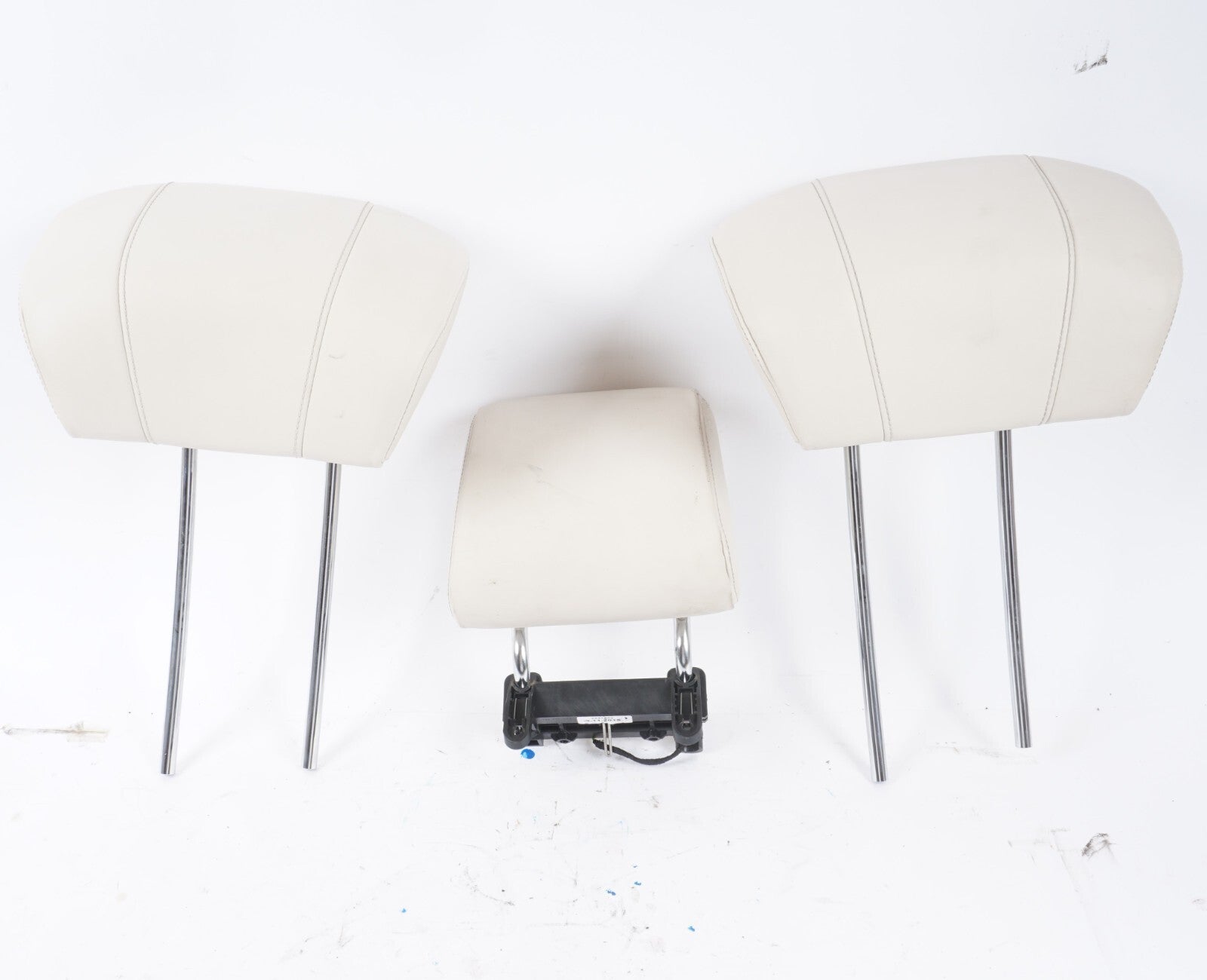 14 - 17 Mercedes S550 W222 REAR SEAT HEADREST SET OF 3 OEM