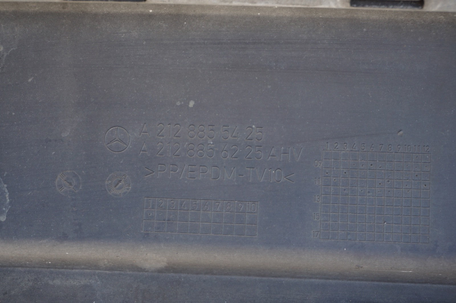 10-13 Mercedes W212 E550 E350 E400 Rear Bumper Cover Assembly OEM