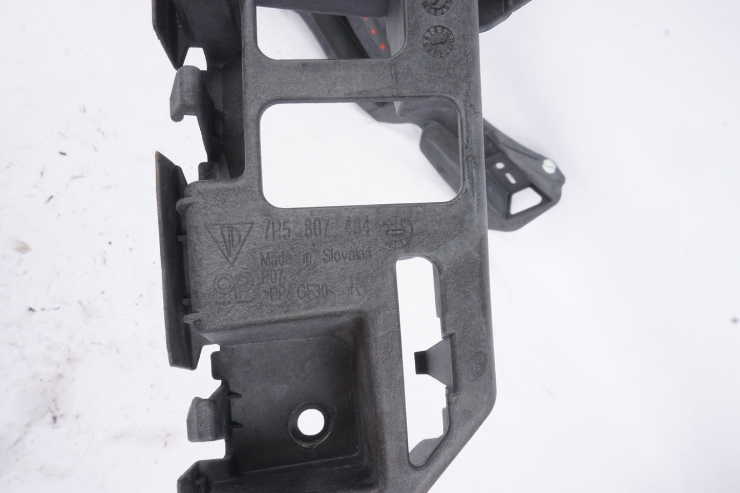 2011 - 2014 Porsche Cayenne 958 Rear Right Passenger Bumper Mount Bracket OEM