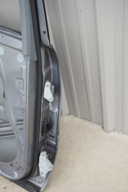 06 - 11 Mercedes W164 ML63 ML350 ML500 REAR LEFT DRIVER SIDE DOOR SHELL OEM